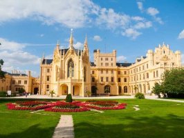 zámek Lednice (kvetoucí) | Penzion Soutok